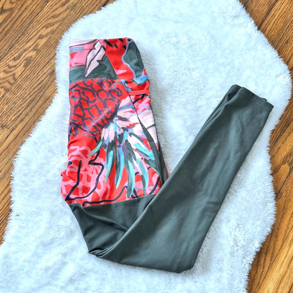 Gymshark Nikki Blackketter Dynamic V-cut Sculpt Waistband Mesh Leggings Sz M